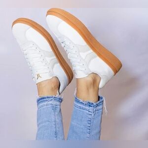 C.O.B Believe White Sneakers gum rubber sole. 
Size Eu/38 7-7.5